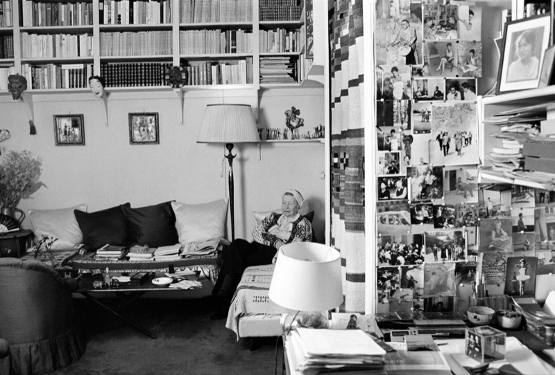 Beauvoir dans son salon